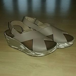 Clark's wedge sandal